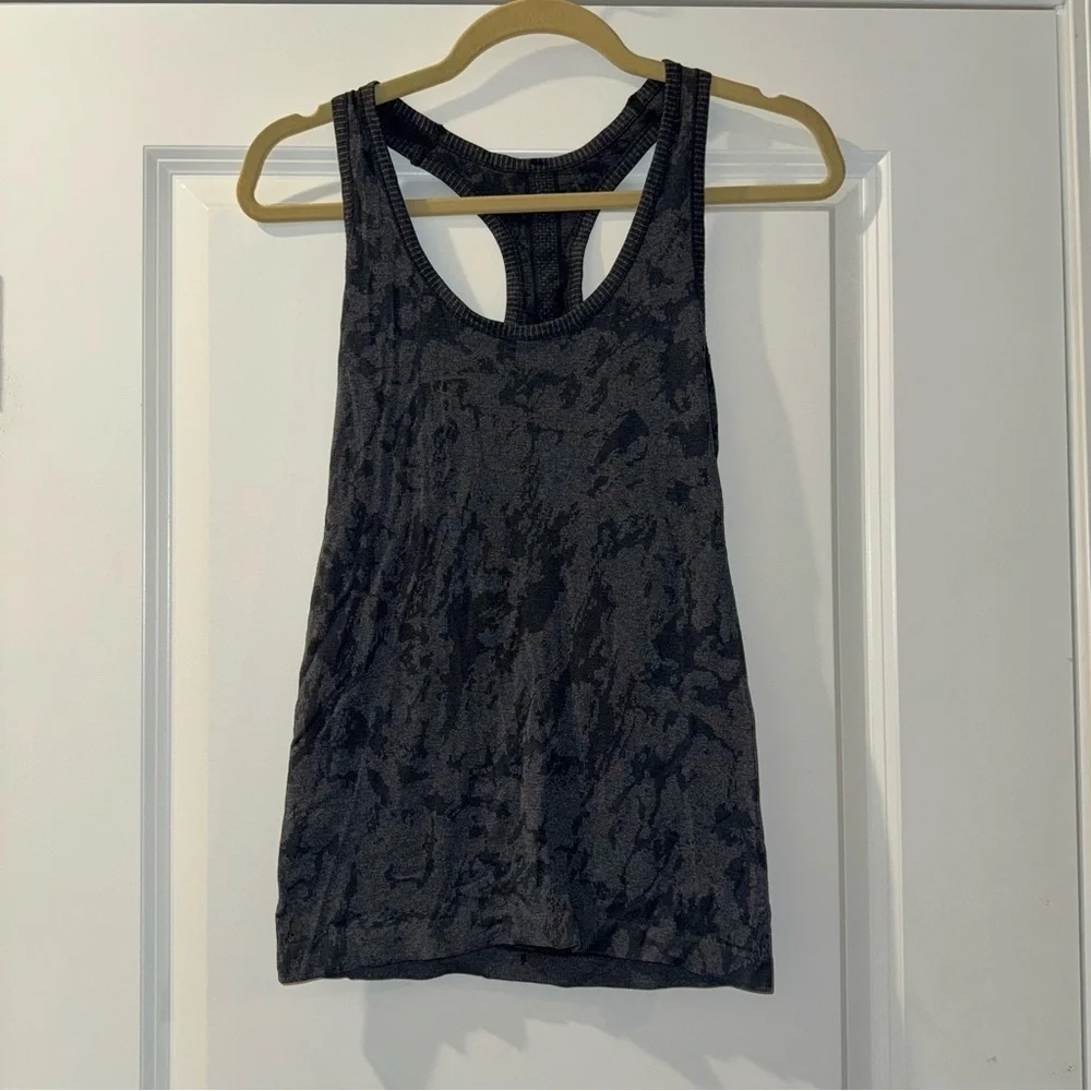 💕SALE💕Zyia Active Grey Splash Tank - Picture 2 of 4